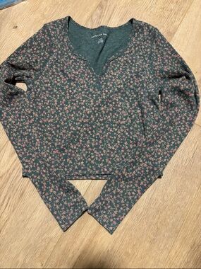 American eagle Dark Green V-Neck Floral Knit Sweater with Pink Accents